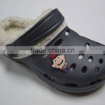 eva winnter plush clogs