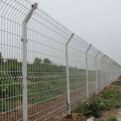 Galvanized 3D Curved Wire Mesh Fence With 5mm Wire Diameter for Industrial Security photo-4