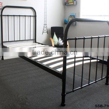 China Factory Cheap Wood Slat Metal Single Bed Frame