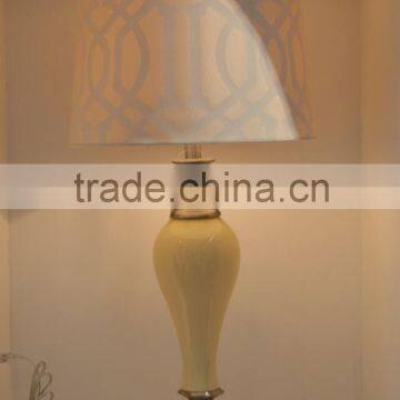 elegant antique style metal base yellow marble table lamp with barrel artistic lamp shade for inn decoration