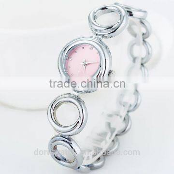 Hot Selling Product Fashion Bracelet Coin Size Dial Delicate Bracelet Watch Ladies photo-2