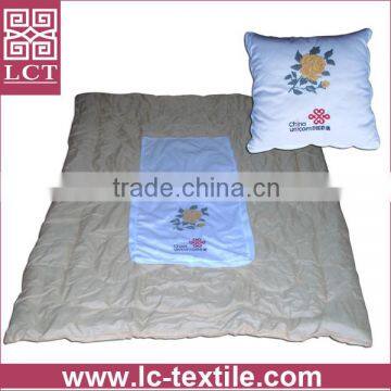 Recommend unique 2 in 1foldable blanket design soft material throw pillow with custom embroidery(LCTP0138)