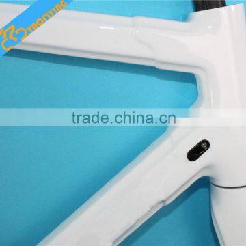 2015 Chinese Popular Style Carbon Road Bike Frame for Sale Including Frmae Fork Seatpost Headsets Clamp Color White