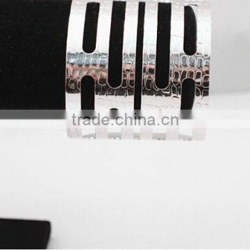 Fashion Iron Gold Hollow Bangle Cuff Bracelet for Women photo-5