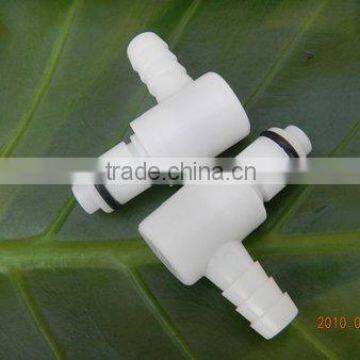 Elbow plastic coupling