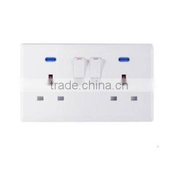 HE8913SDL 2gang and double 13A switched socket with neon