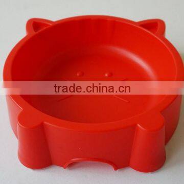 Cat shaped plastic pet bowl with anti skid on bottom