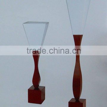 2014 Hot selling red wood and white shade table lamp /light for decoration