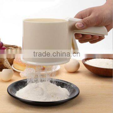 Hot selling Household Manually Handheld Filter Mesh Plastic Flour Hand Sieve