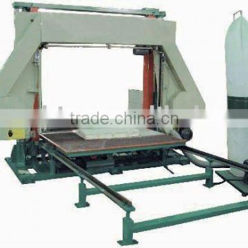 Horizontal foam cutting machine