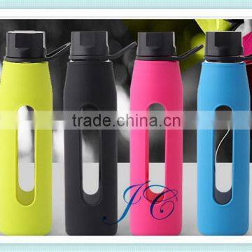 New design of pyrex glass water bottle with silicone sleeve,with good quality pyrex glass water bottle with silicone sleeve