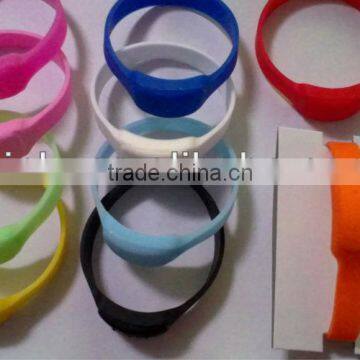 2013 fashionable mosquito racket repellent band