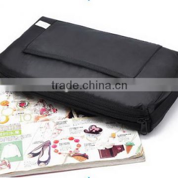 Modern cheap clasp cosmetic bag