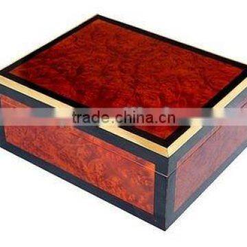 Luxury wooden date box