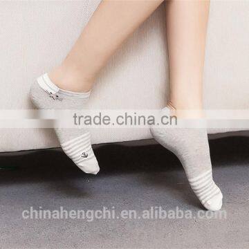 Women Young Teen Girls Red Striped Tube Socks photo-3