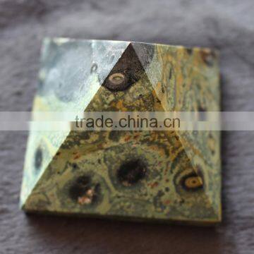 Natural Polished Malachite Display Crystal pyramid for decoration