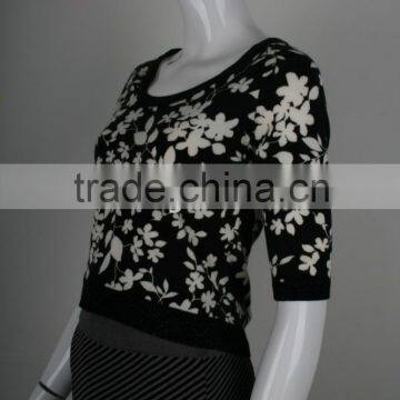 Ladies' Scoop Neck 1/2 Sleeve Pullover Knitted Sweater With Flower Print photo-2