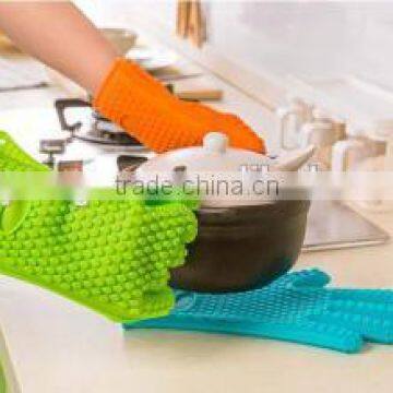 Fireproof 100% food grade silicone kitchenware oven usage gloves BBQ silicone gloves