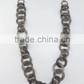 Stylish hoops chain necklace