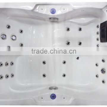 Balboa system Aristech Acrylic outdoor spa tub