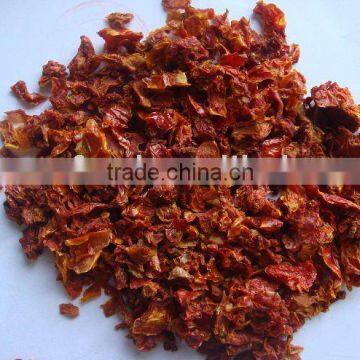 dried tomato flakes