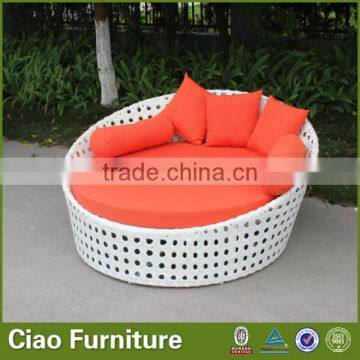 Comfortable rattan outdoor furniture beach sun bed wicker daybed