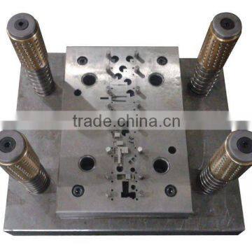 Automatic metal stamping mould