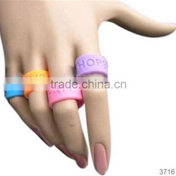 2015 HOT selling Flexible silicone o ring Finger rings