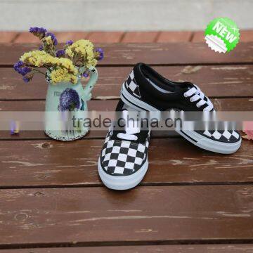 canvas shoes with fashion pattern