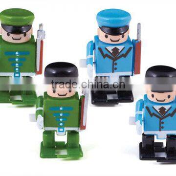 FUNNY WIND UP POLICEMAN CANDY TOY Y2770156