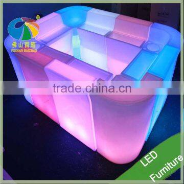 Modern Appearance and Bar Table Specific Use LED Bar Table