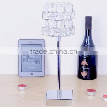 New arrival The cube shaped crystal candlestick metal plated candle holder stand for home decor