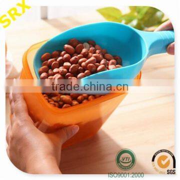 OEM Novel high qulaltiy food grade plastic scoop for dry food, OEM large plastic scoop manufacturer