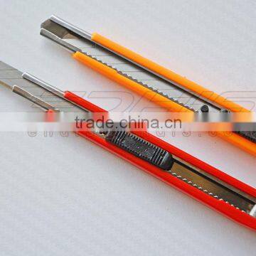 CN008 Retactable Cutting Knife With 30 Degree Stainless Steel Snap off Blade photo-2