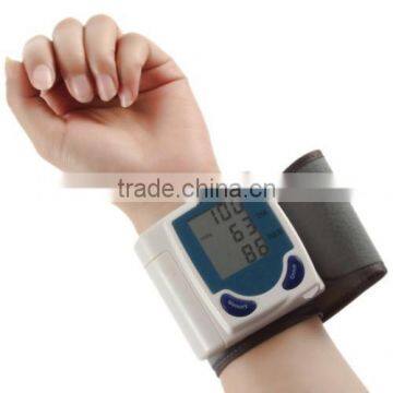 Cheapest Automatic Compression & Decompression Digital Wrist Watch Blood Pressure Monitor with Function Of Pulse Rate Meter