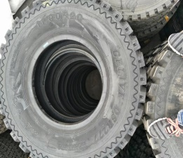 1100R20 Double-deck Truck Tyre