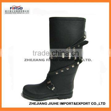2014 last black rubber rain boots for women with belt decoration