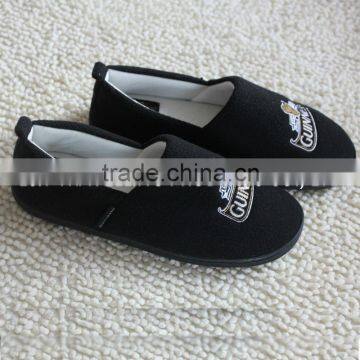 Premium quality colored fleece with embroidery logo mens mocassin slippers