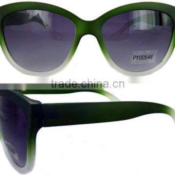 2013Fashion plastic polarized sunglasses