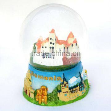 Romania Castle bran . Roumania souvenirs gidt Snow globes