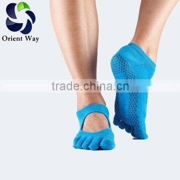 performance five toe anti slip socks