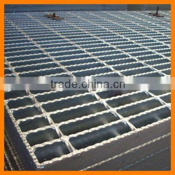 Factory supply steel driveway grates grating/galvanized serrated floor grating