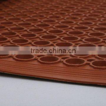 China Manufacturer Red Anti Fatigue Kitchen Perforated Rubber Mats photo-3