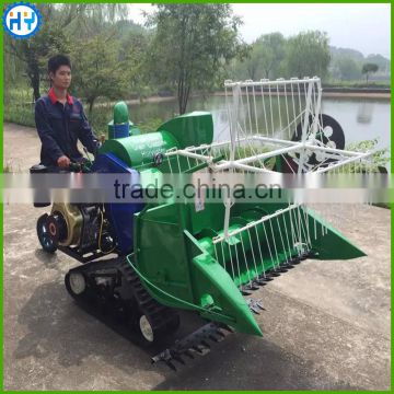 Mini wheat harvester machine for wet field