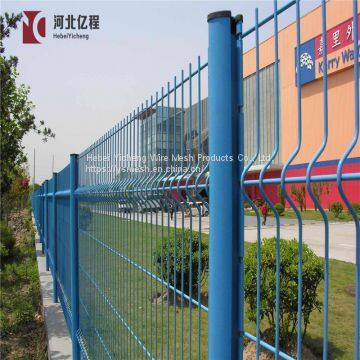 Galvanized and PVC Coated Triangle Bend 3D Curved Welded Fence