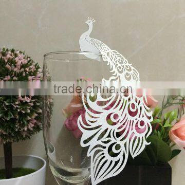 2016 New Design Elegant White Peacock Laser Cut Place Cards for Wine Glasses