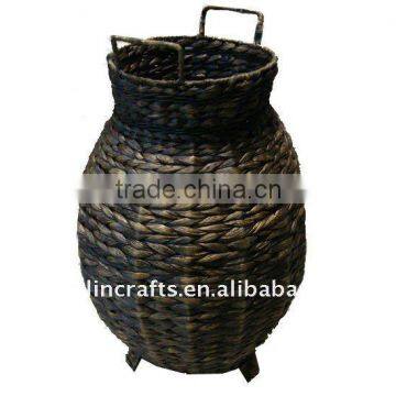 Decorative seagrass flower vase