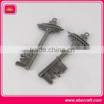 Custom Design Metal Key Shape Keychain photo-3