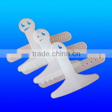 Mini plastic finger protect device for cutting vegetables