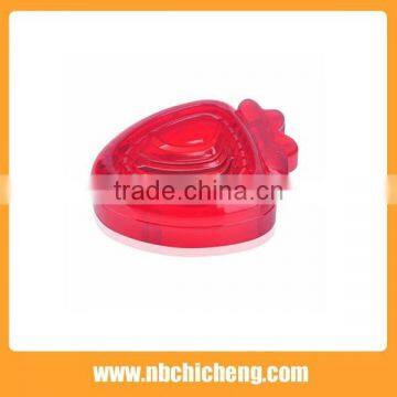 Plastic Strawberry Slicer photo-2